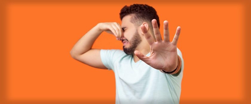 10 ترفند برای کاهش سریع بوی بد بدن [درمان خانگی]